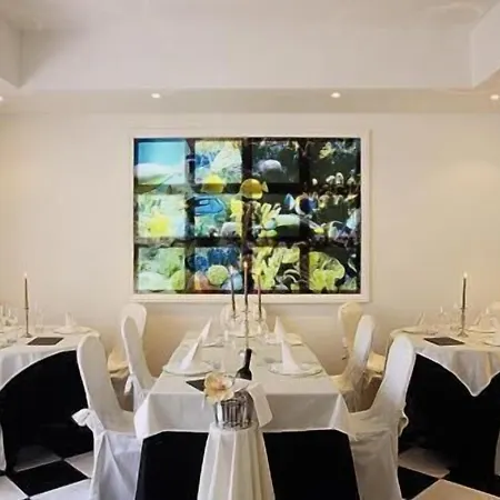 M Glamour Hotel